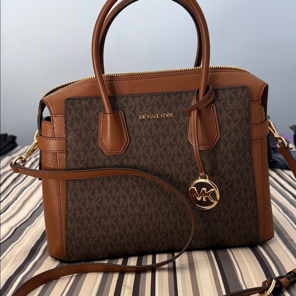 Michael Kors Brown and Acorn Satchel
length 12.5”, width 4.5, height 9.5”